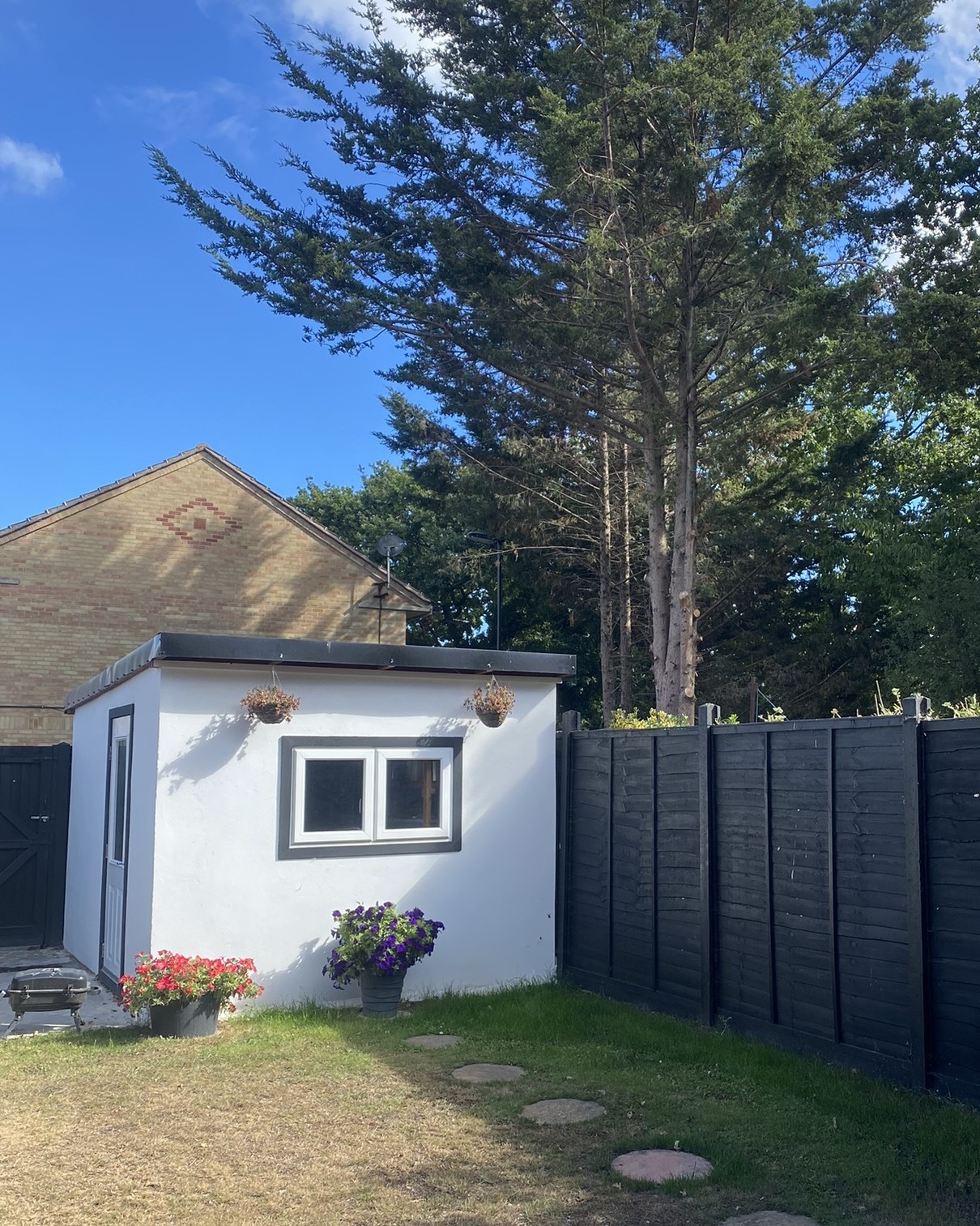 Garden room exterior painting in Southampton