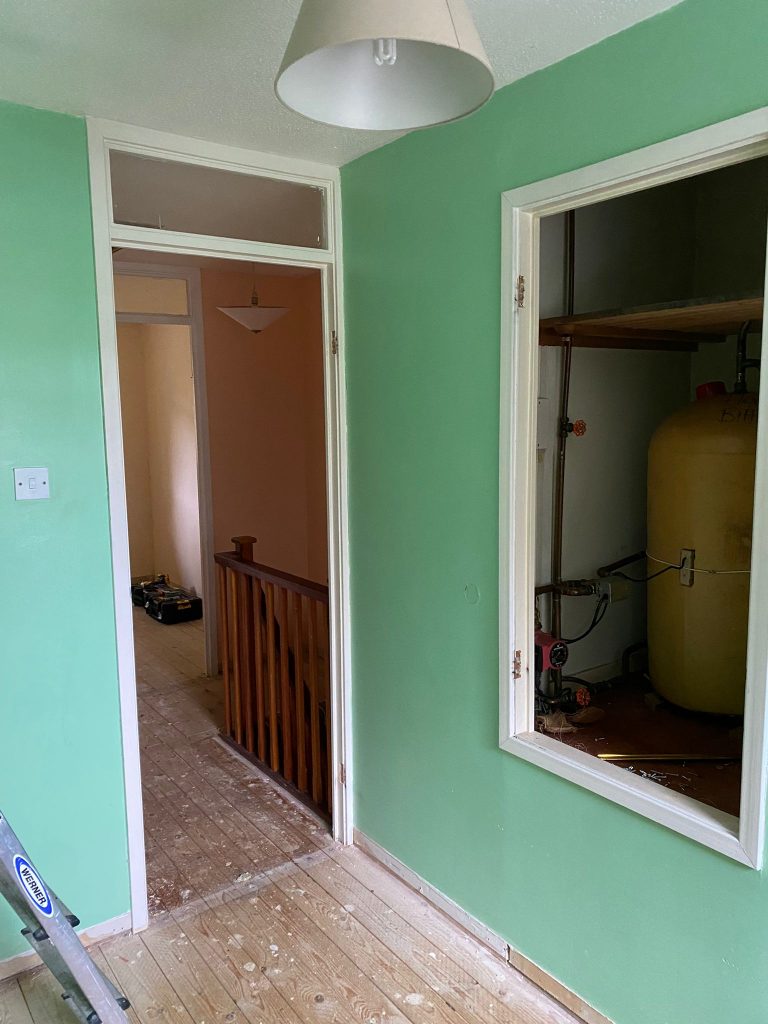 Feature wall painting and property finishing in Southampton with clean edges and detailed work